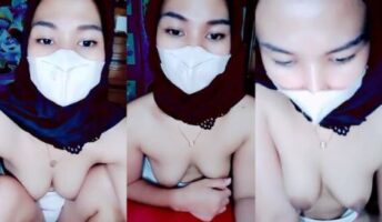 Cewek Jilbab Tocil Siaran Langsung Telanjang Dada di HOT41