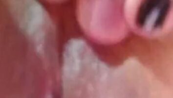 Sleep Call Gadis Sange Lendir Memek Basah Pengen Colmek