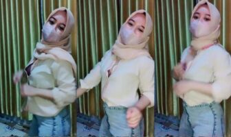 Buka Kancing Tika Ukhty Cantik Pamer Belahan