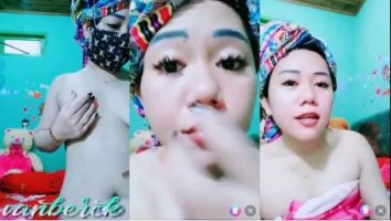 Bibi Mango Lepas Handuk Pamerin Susunya