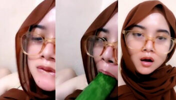 Silvia Ukhty Berkacamata Keenakan Colmek Pake Timun